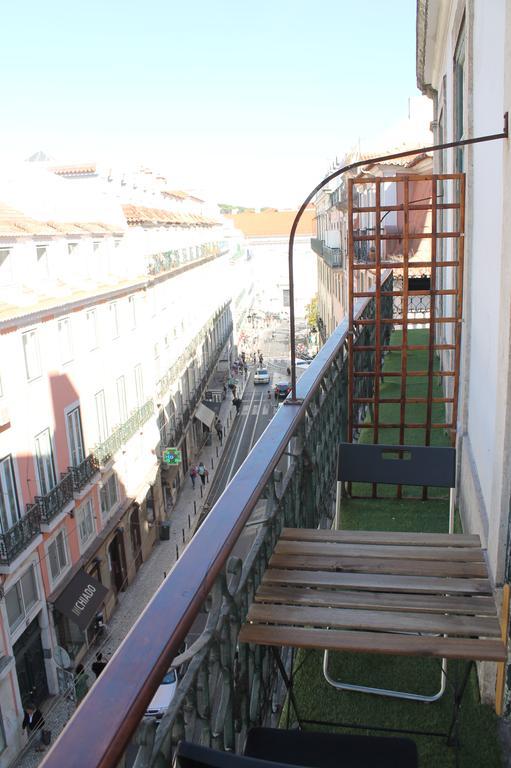 Surf In Chiado Hostel Lisbon Exterior photo